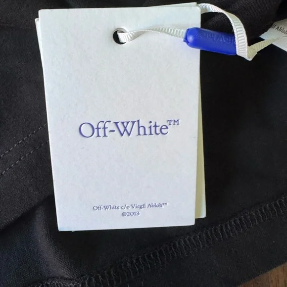 Off-White Black Short Sleeve Tee Minimalist Design Size M - READ DESCRIPTION - Picture 12 of 13